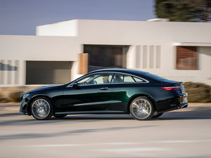 2017��E 400 4MATIC Coupe ���w���^