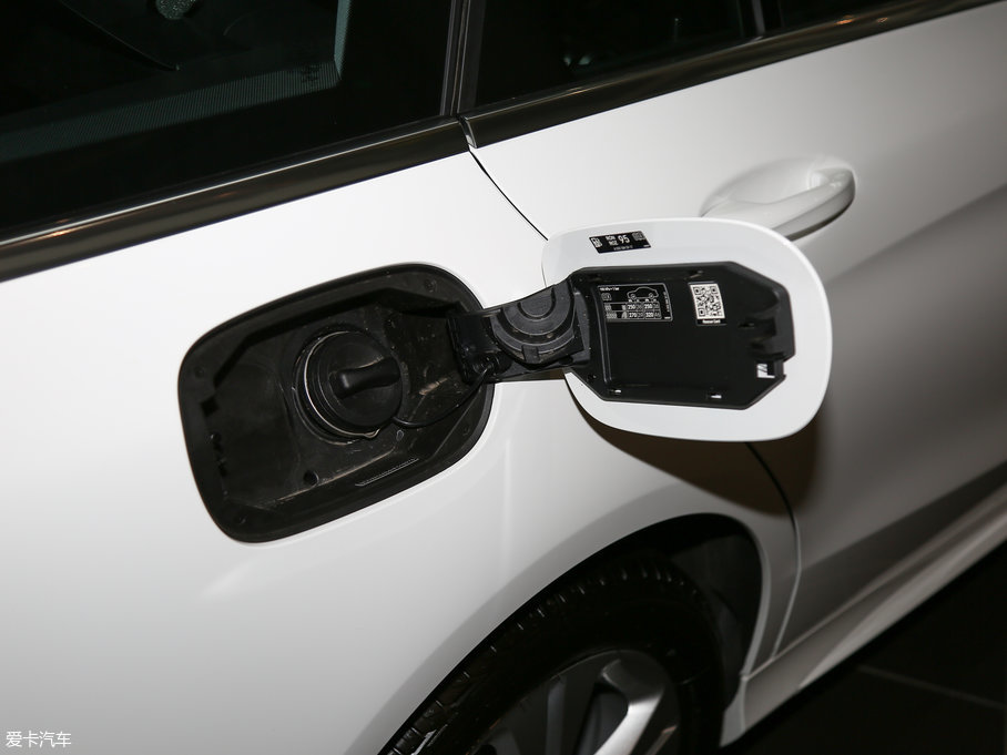 2017YC(M) Ŀ C 180 