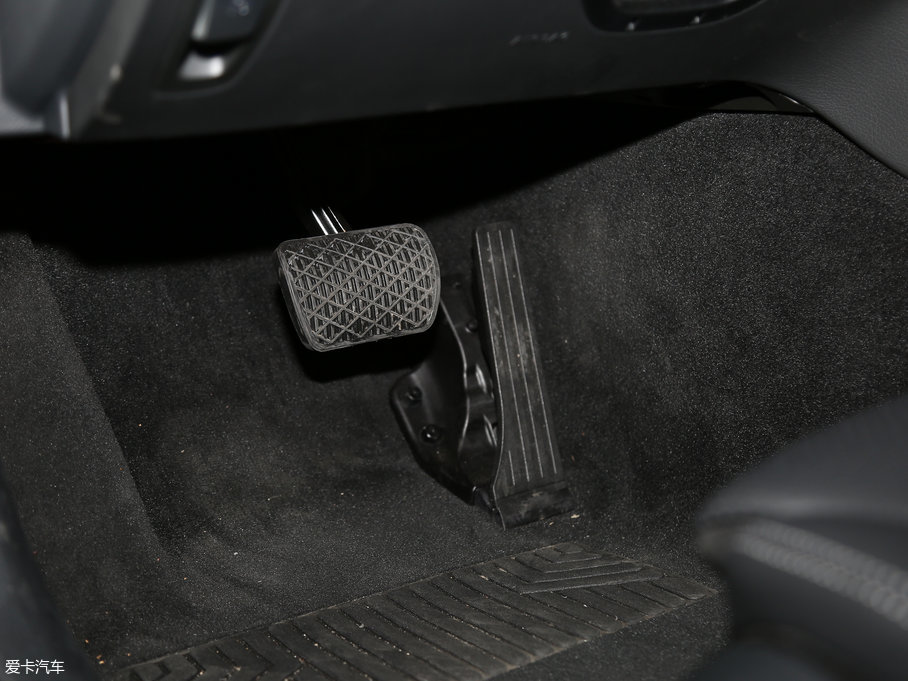 2017YC(M) Ŀ C 180 