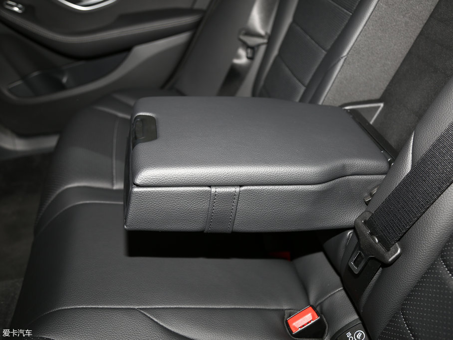 2017YC(M) Ŀ C 180 