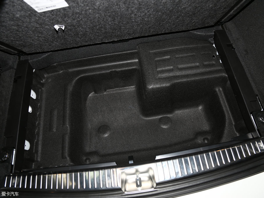 2017YC(M) Ŀ C 180 