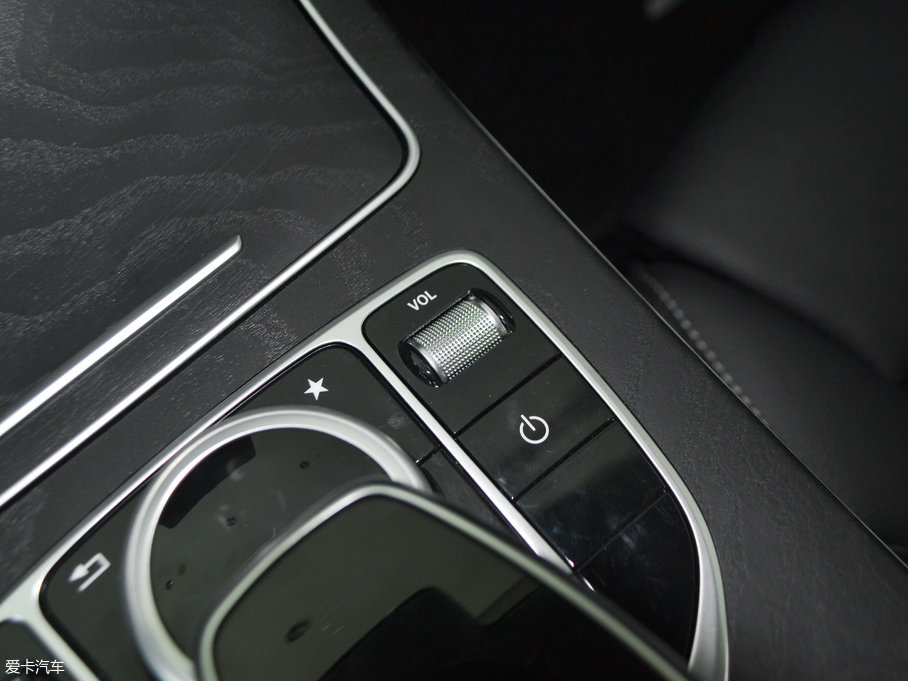 2017YC(M) Ŀ C 200 4MATIC