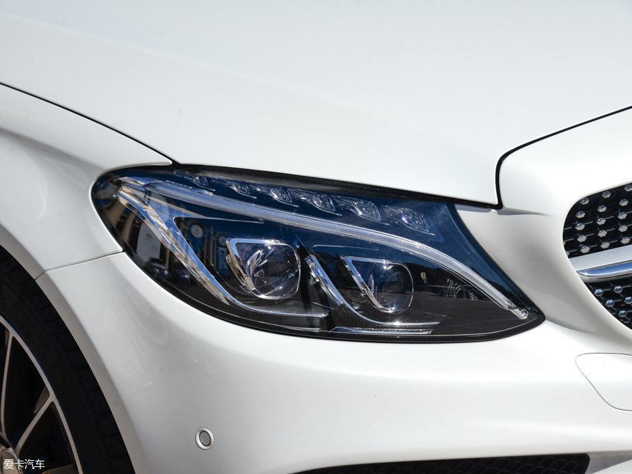 2017YCCoupe C 200 4MATIC I܇