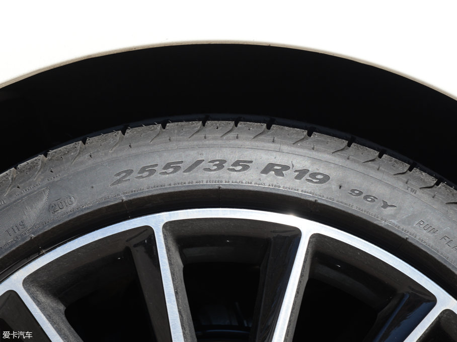 2017YCCoupe C 200 4MATIC I܇