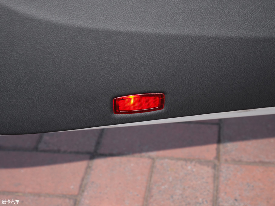 2017YCCoupe C 200 4MATIC I܇