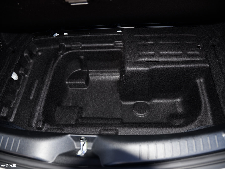 2017YCCoupe C 200 4MATIC I܇