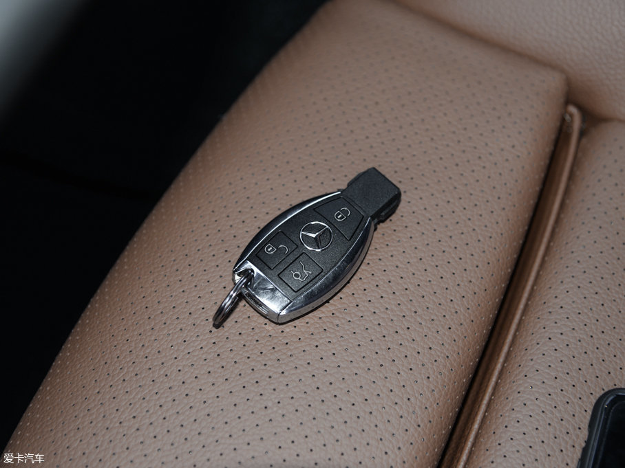 2017YCCoupe C 200 4MATIC I܇