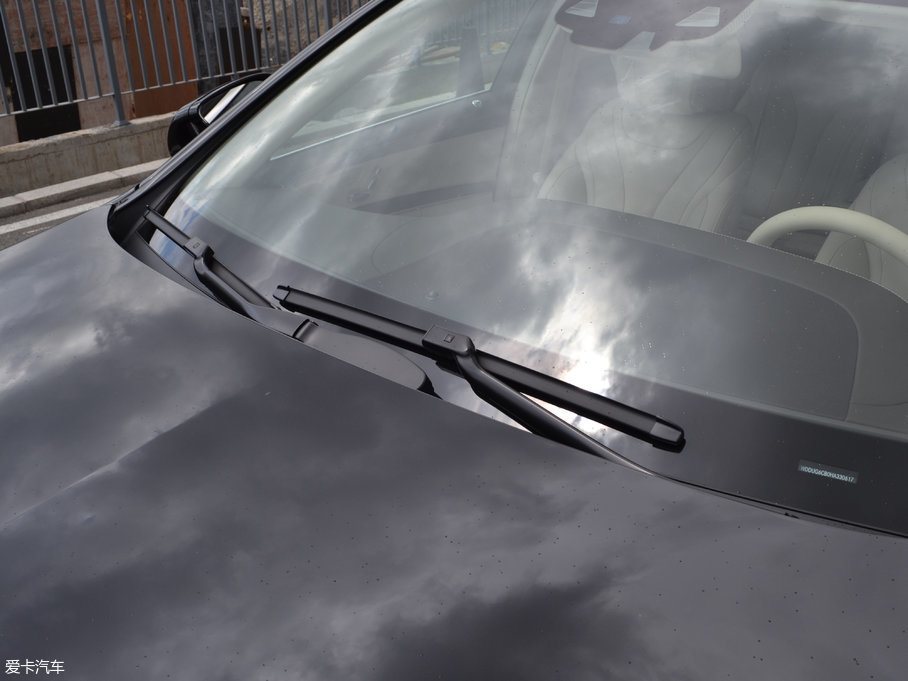 2017YS S 320 L ̄(w)