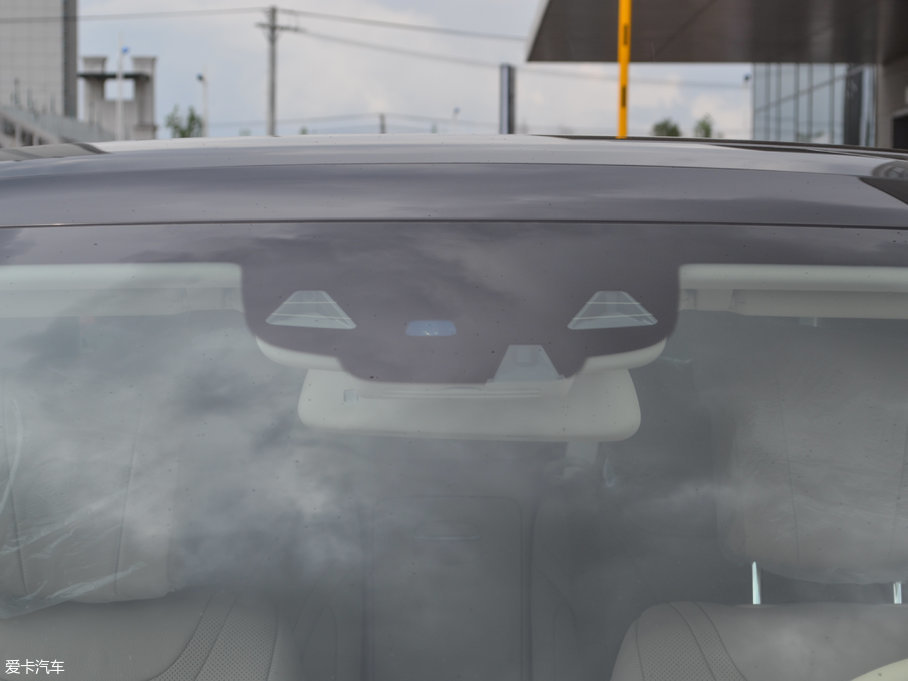 2017YS S 320 L ̄(w)