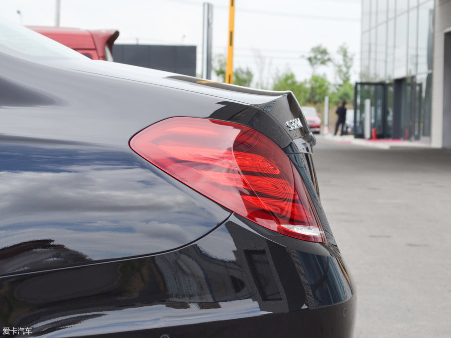 2017YS S 320 L ̄(w)