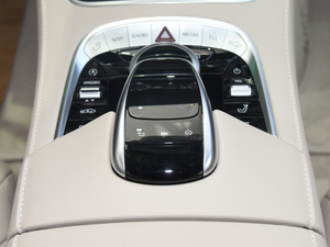 2017S 320 L ̄ п؅^