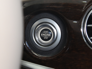 2017S 320 L ̄ п؅^