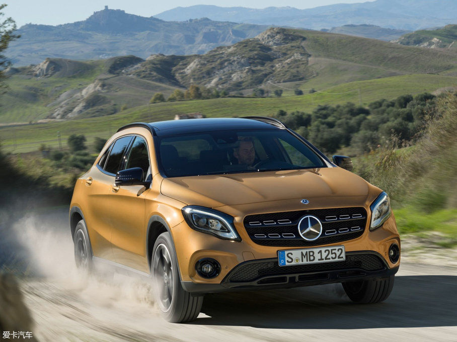 2018YGLA(M) 220d 4MATIC