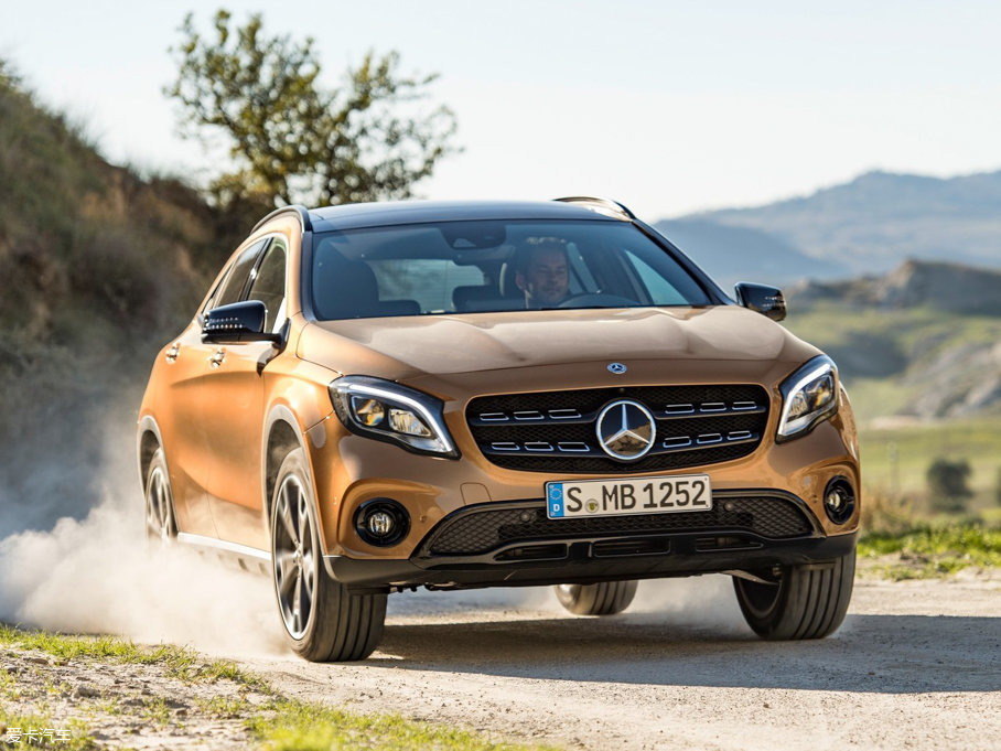 2018YGLA(M) 220d 4MATIC