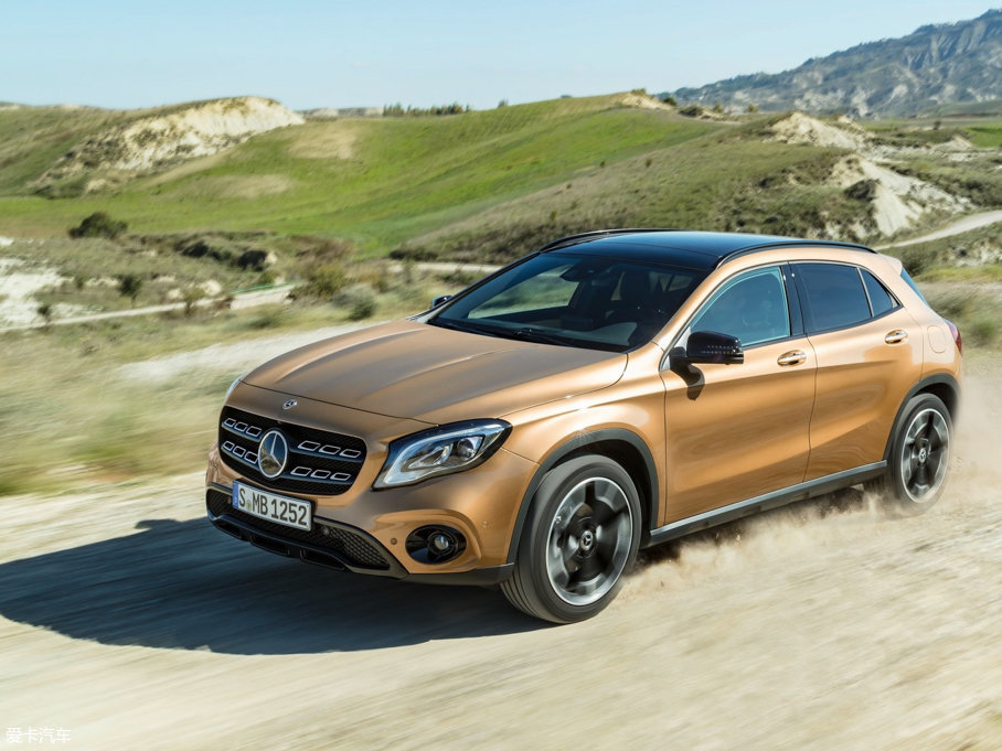 2018YGLA(M(jn)) 220d 4MATIC