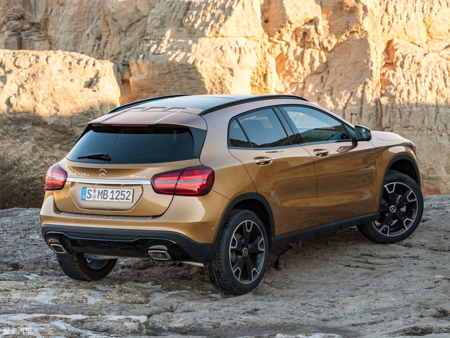 2018YGLA(M) 220d 4MATIC