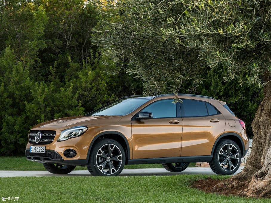 2018YGLA(M) 220d 4MATIC