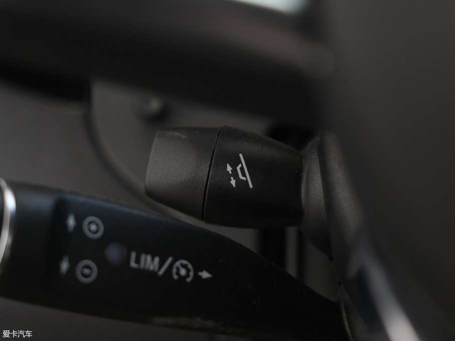 2017YSLC 300 A\(yn)(dng)