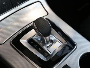 2017300 A\(yn)(dng) QU