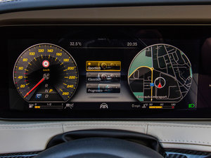 2018S 560 4MATIC п؅^