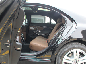 2018款S 350 L 后排空间