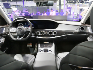 2018款S 500 L 4MATIC 中控区