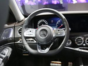 2018款S 500 L 4MATIC 中控区