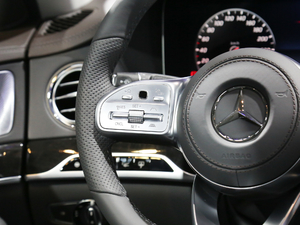 2018款S 500 L 4MATIC 中控区