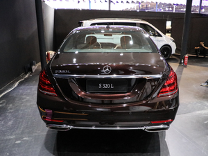 2019款S 320 L 正后	