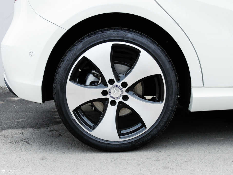 2017YA(M) A 200 r