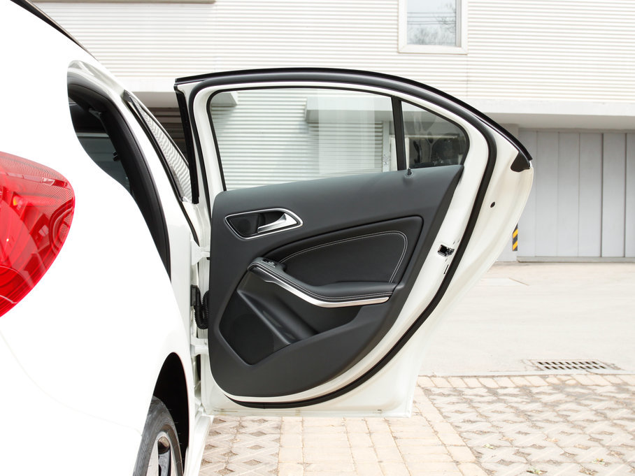 2017YA(M) A 200 r