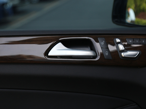 2018Ŀ GLS 400 4MATIC Ӹ g