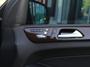 2018Ŀ GLS 400 4MATIC Ӹ g