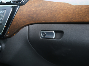 2018Ŀ GLS 400 4MATIC Ӹ g