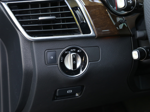 2018Ŀ GLS 400 4MATIC Ӹ п؅^(q)