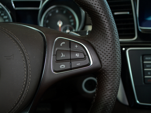 2018Ŀ GLS 320 4MATIC п؅^(q)