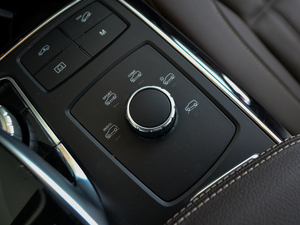 2018Ŀ GLS 320 4MATIC п؅^(q)