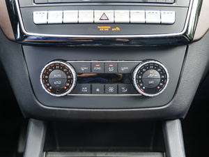 2018Ŀ GLS 500 4MATIC {(dio){(dio)(ji)