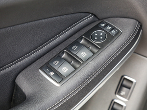 2018Ŀ GLS 500 4MATIC {܇ƅ^(q)	