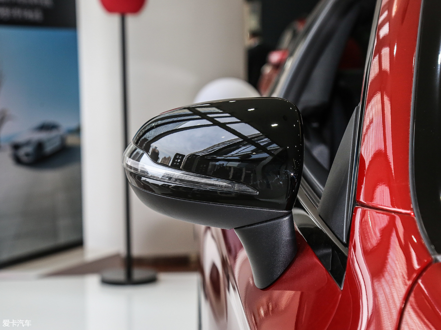 2018YC(j)Coupe C 300 Iҹ؄e