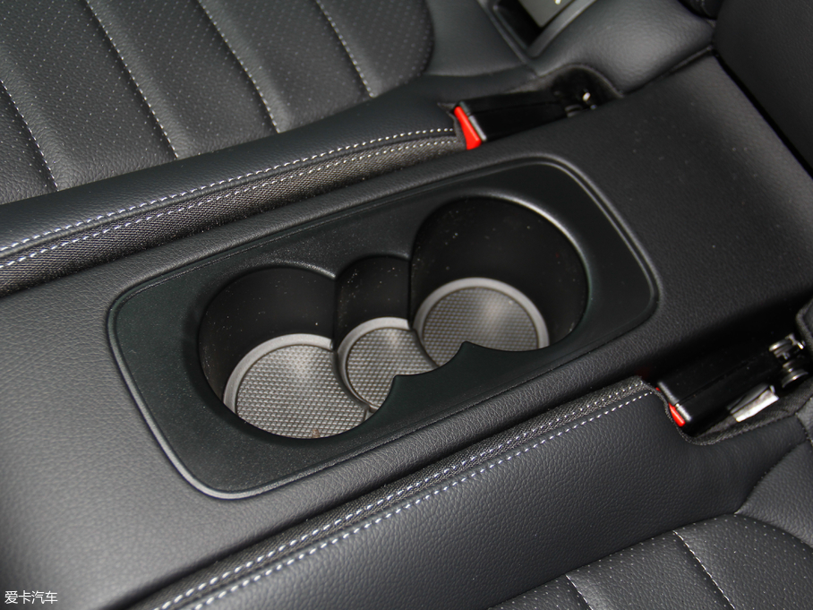 2018YCCoupe C 200 4MATIC I܇