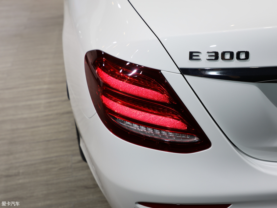 2019YE(M) E 300 \Ӱ