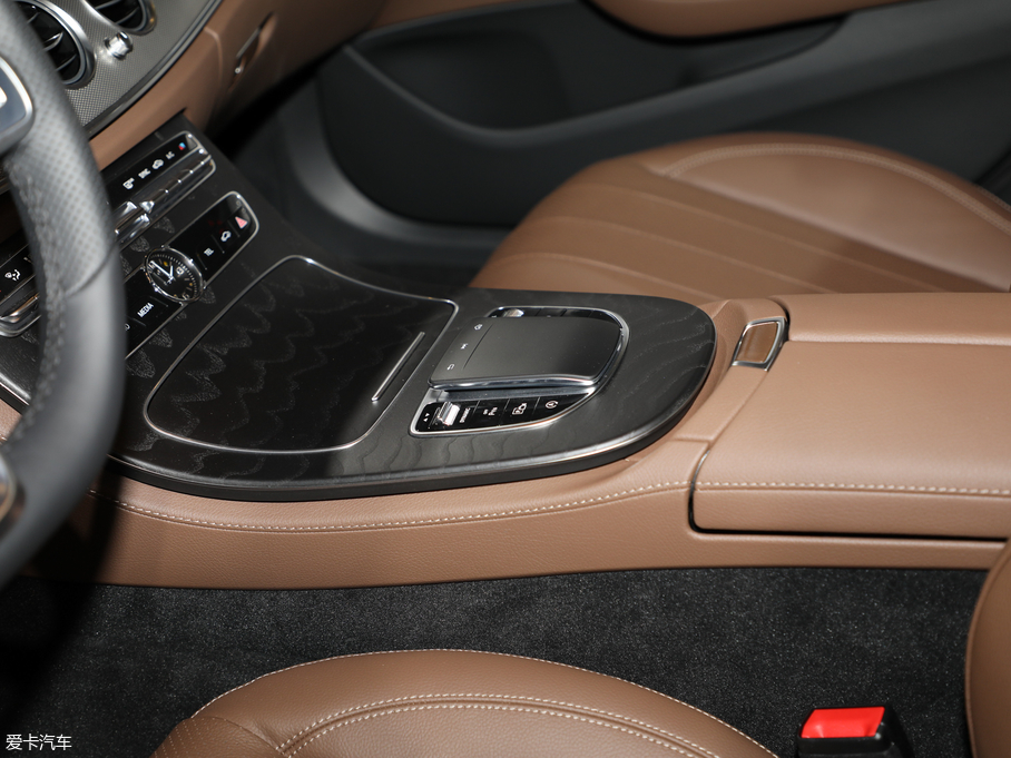 2019YE(M) E 300 \Ӱ