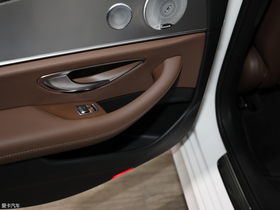 2019YE(M) E 300 \Ӱ