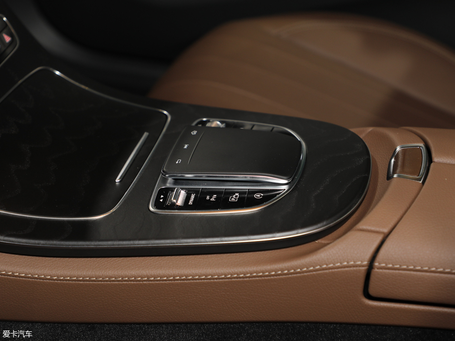 2019YE(M) E 300 \Ӱ