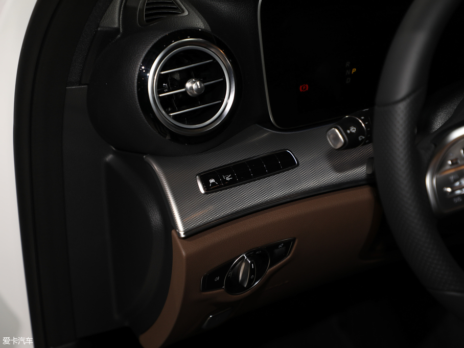 2019YE(M) E 300 \Ӱ