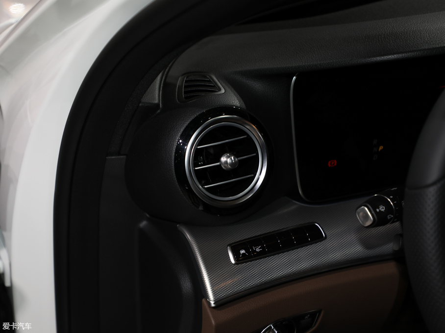 2019YE(M) E 300 \Ӱ