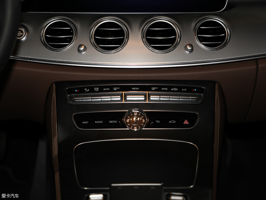 2019YE(M) E 300 \Ӱ