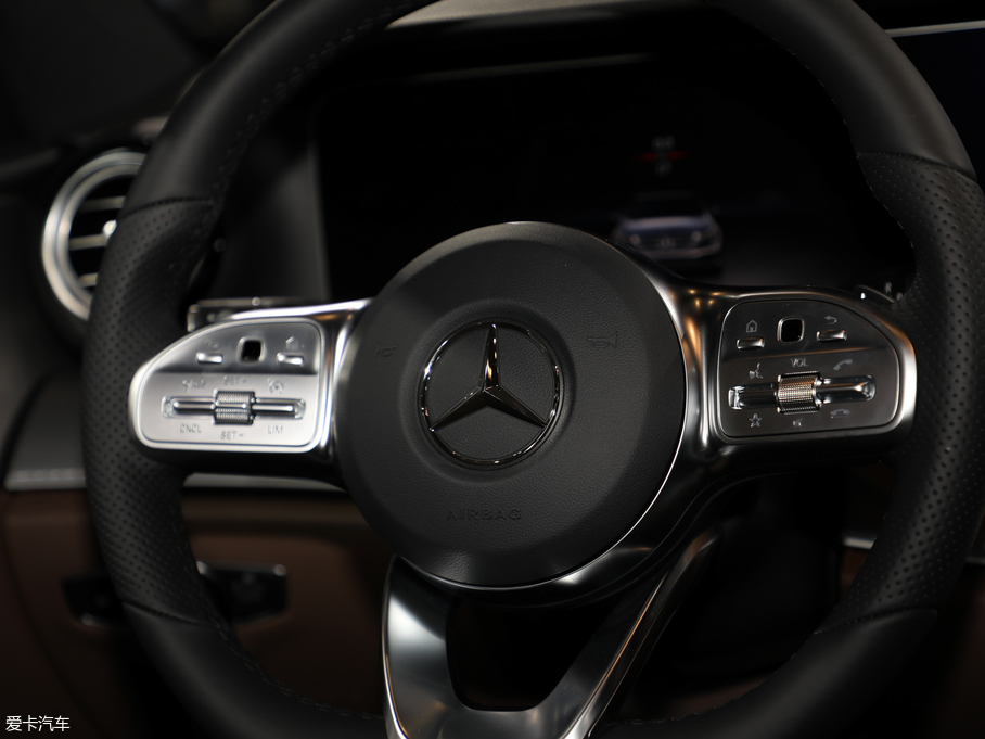 2019YE(M) E 300 \Ӱ