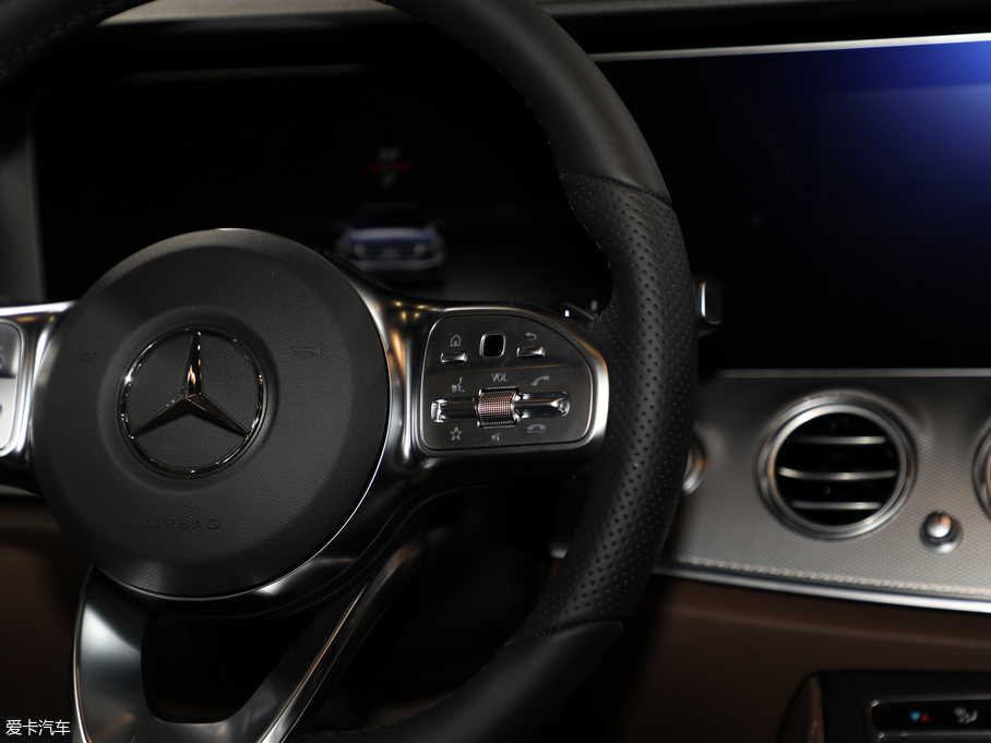 2019YE(M) E 300 \Ӱ